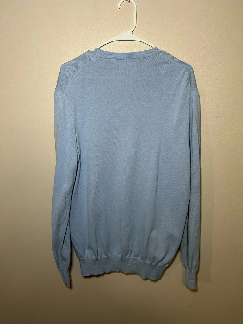CHAPS Men’s Large Blue V-Neck Sweater Pullover Embroidered Logo Preppy